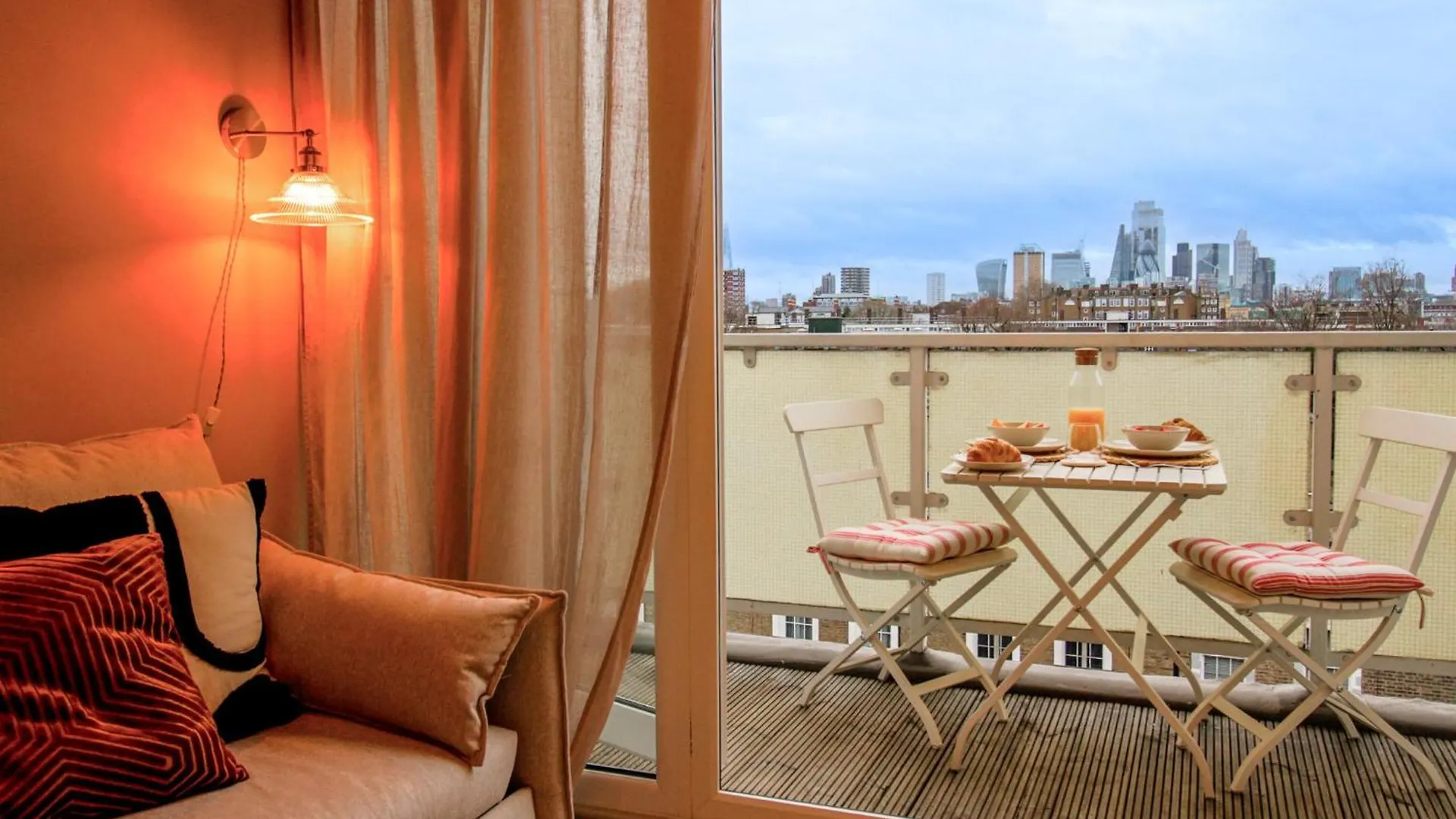 2 Bedrooms London Apartment Close To Limehouse Station United Kingdom