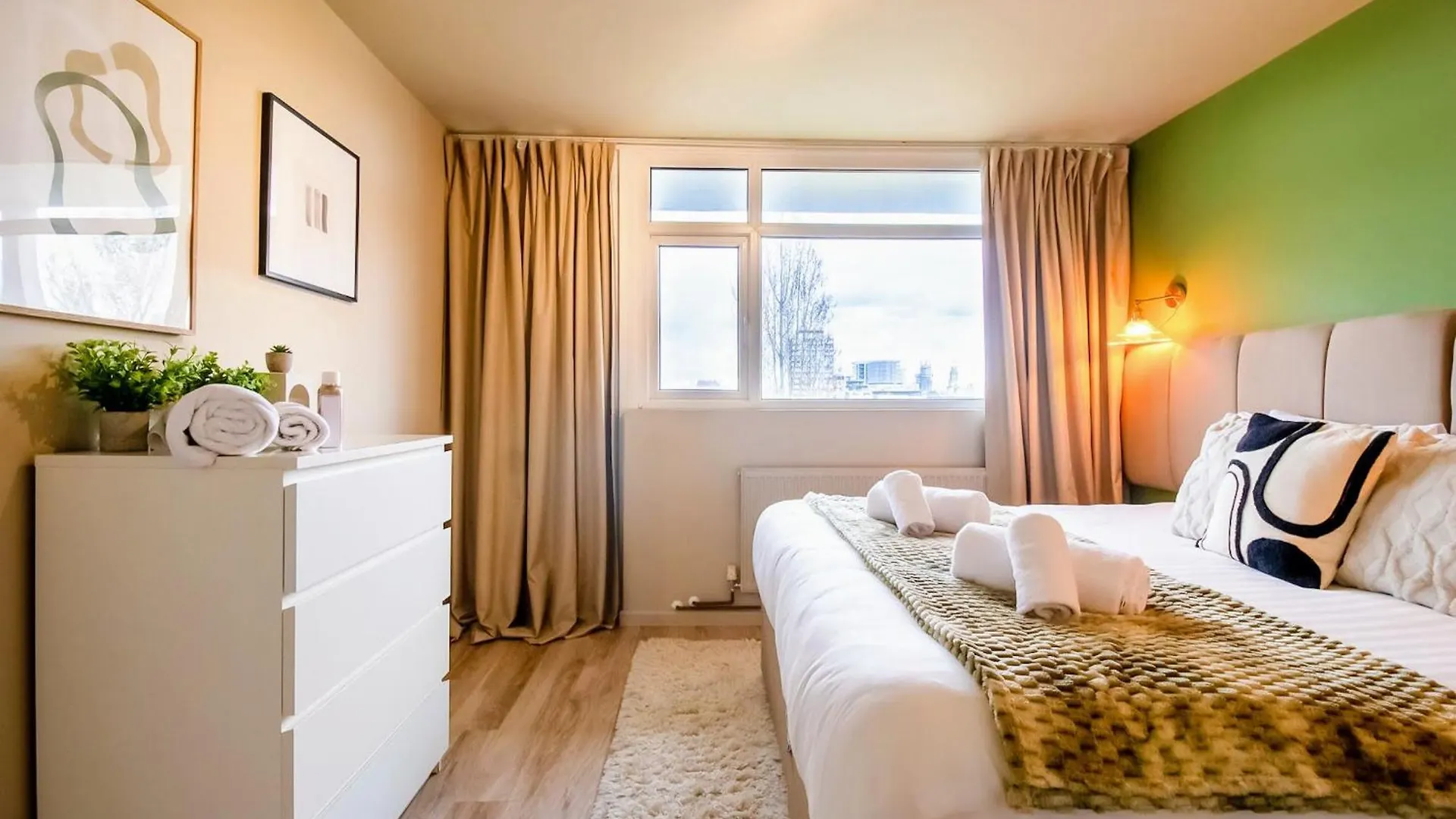 2 Bedrooms London Apartment Close To Limehouse Station United Kingdom