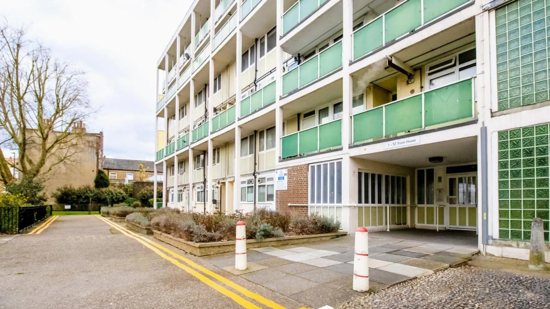 2 Bedrooms London Apartment Close To Limehouse Station United Kingdom